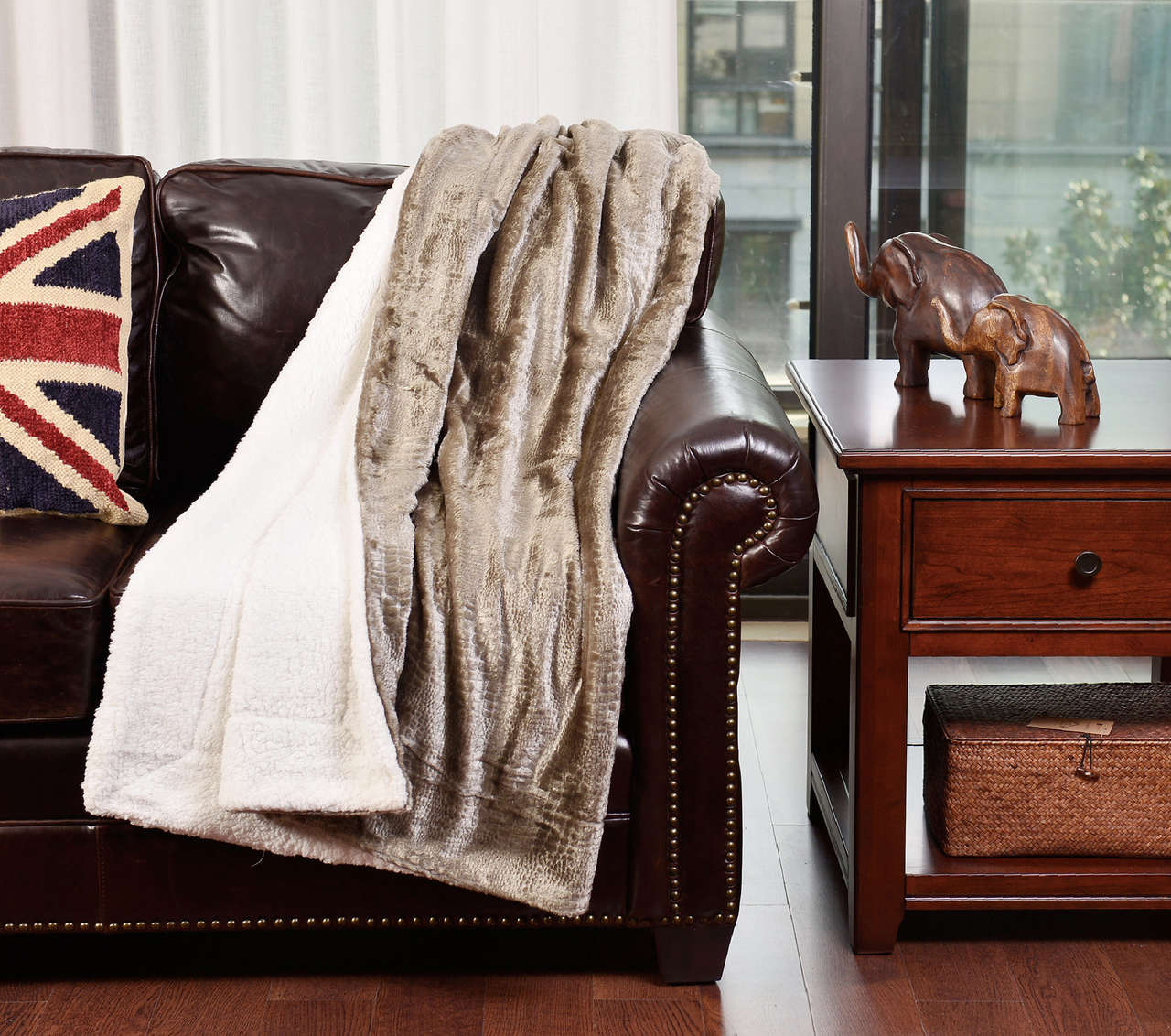 PV Fur Embossed Blanket #BL0051