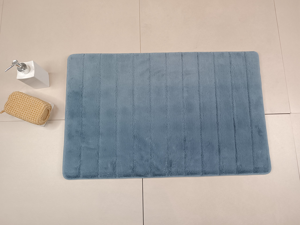 KM260210 Jacquard Stripe Rabbit Fur Memory Foam Bath Mat